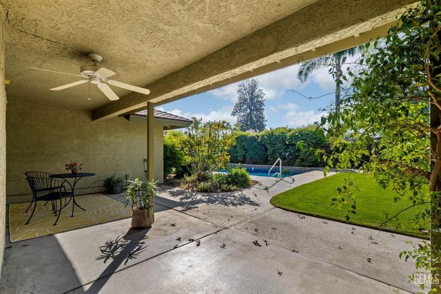 9413 Laurel Oak Way, Bakersfield, CA 93311