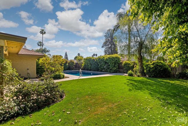 9413 Laurel Oak Way, Bakersfield, CA 93311