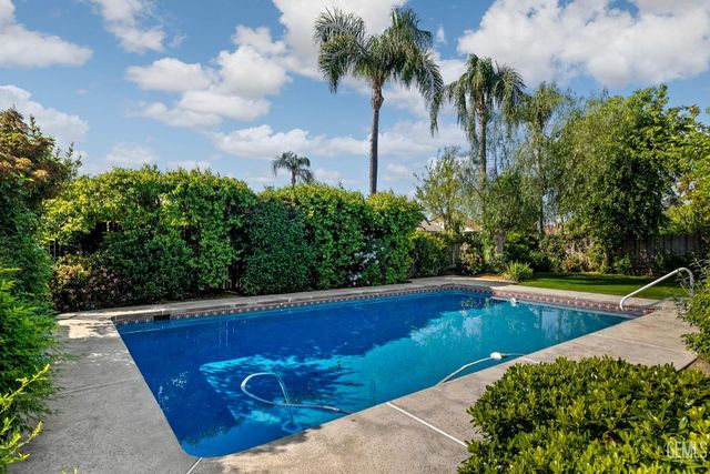 9413 Laurel Oak Way, Bakersfield, CA 93311