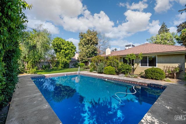 9413 Laurel Oak Way, Bakersfield, CA 93311