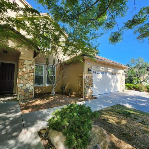 4479 N Emerald Peak Drive, Clovis, CA 93619