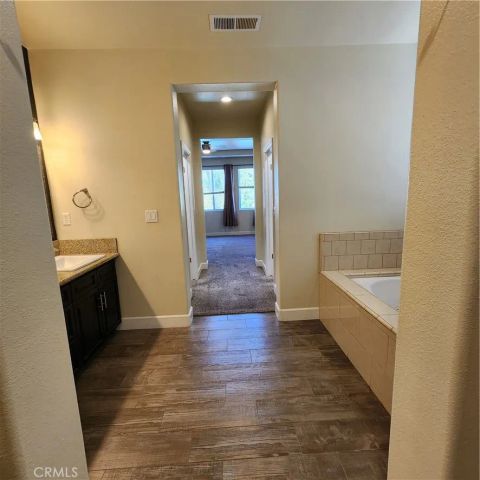 4479 N Emerald Peak Drive, Clovis, CA 93619