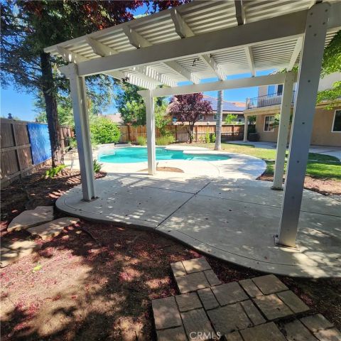 4479 N Emerald Peak Drive, Clovis, CA 93619