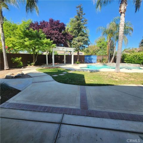 4479 N Emerald Peak Drive, Clovis, CA 93619