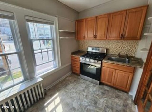 287 Myrtle Avenue, Albany, NY 12208