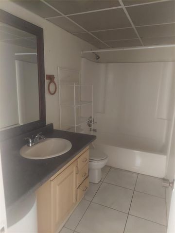 2800 NW 56th Avenue G-301, Lauderhill, FL 33313