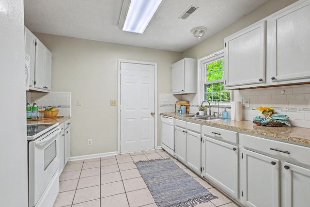 104 Kings Court, Goose Creek, SC 29445