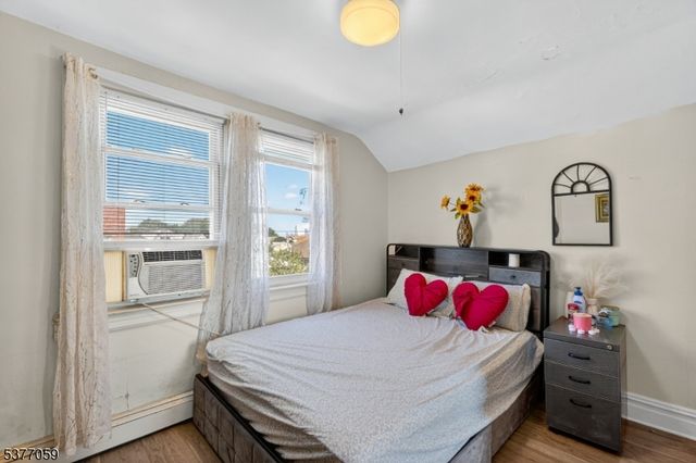 98 W 49Th St, Bayonne City, NJ 07002