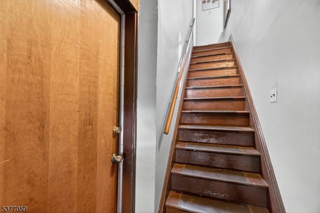 98 W 49Th St, Bayonne City, NJ 07002