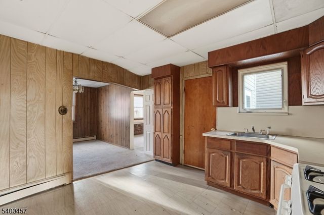 98 W 49Th St, Bayonne City, NJ 07002