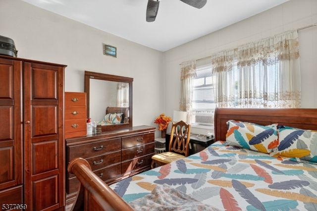 98 W 49Th St, Bayonne City, NJ 07002