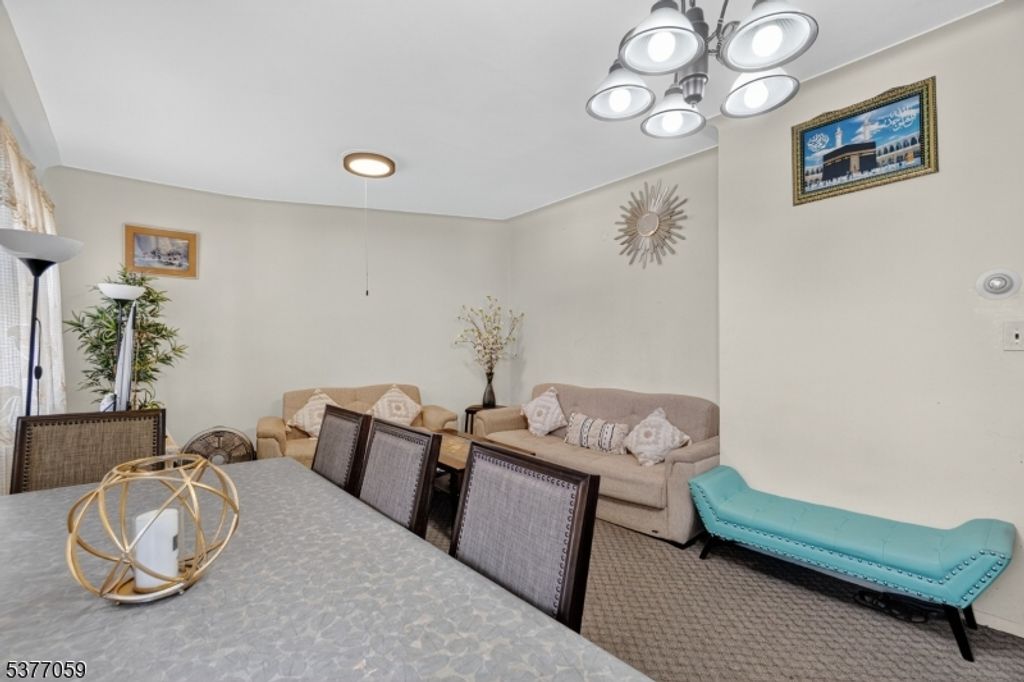 98 W 49Th St, Bayonne City, NJ 07002