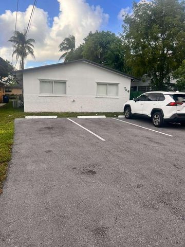 726 SW 7th Street 1-2, Hallandale Beach, FL 33009