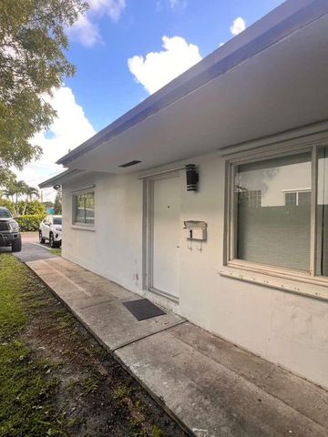 726 SW 7th Street 1-2, Hallandale Beach, FL 33009