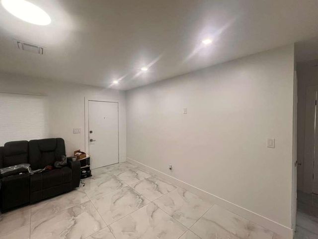 726 SW 7th Street 1-2, Hallandale Beach, FL 33009