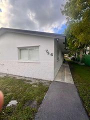 726 SW 7th Street 1-2, Hallandale Beach, FL 33009