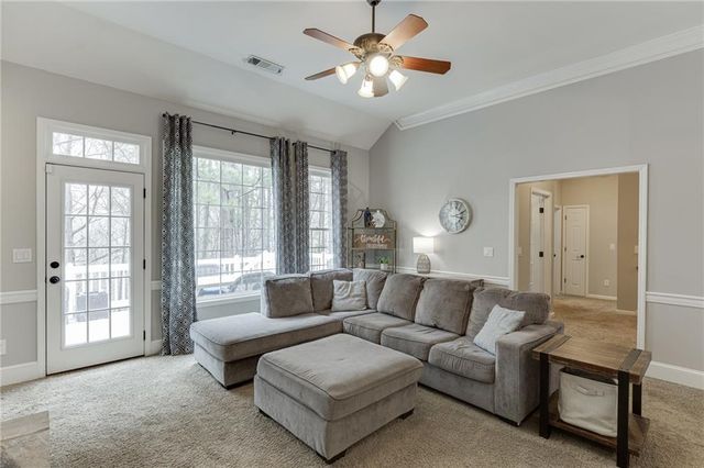 5751 Community Lane, Hoschton, GA 30548