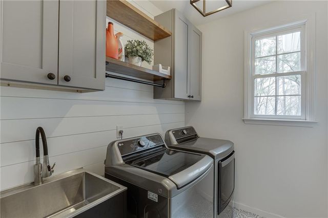 5751 Community Lane, Hoschton, GA 30548