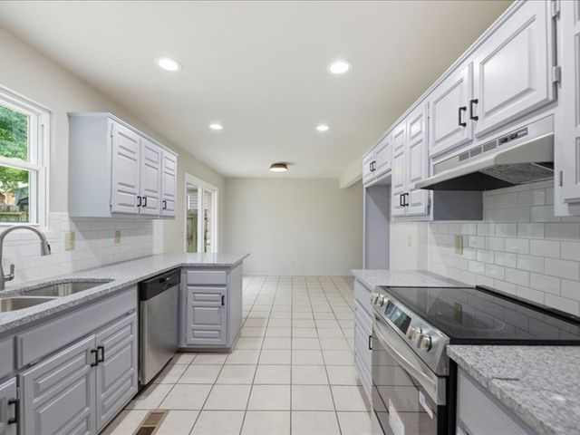 9225 S 91st East Avenue, Tulsa, OK 74133
