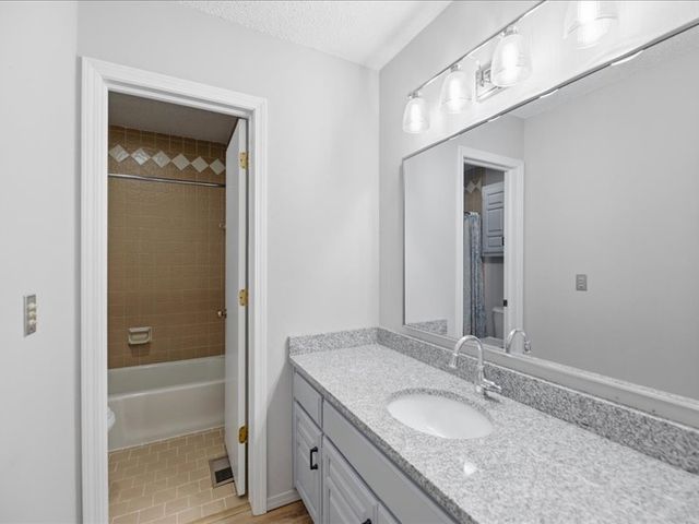 9225 S 91st East Avenue, Tulsa, OK 74133