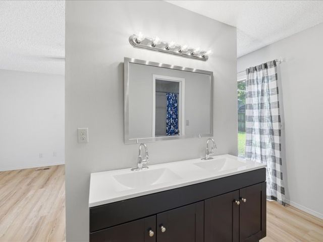 9225 S 91st East Avenue, Tulsa, OK 74133