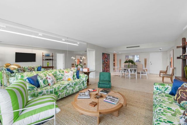 2773 S Ocean Boulevard 209, Palm Beach, FL 33480