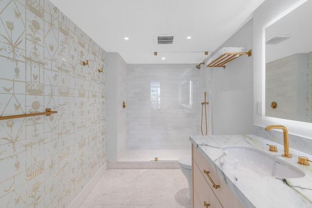 2773 S Ocean Boulevard 209, Palm Beach, FL 33480