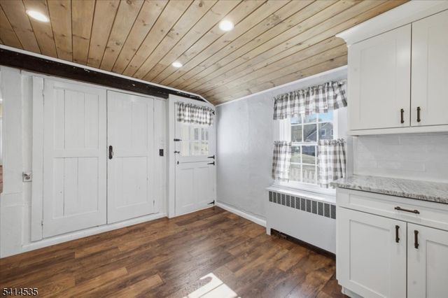 56 Hickory Corner Rd, Alexandria Twp., NJ 08848