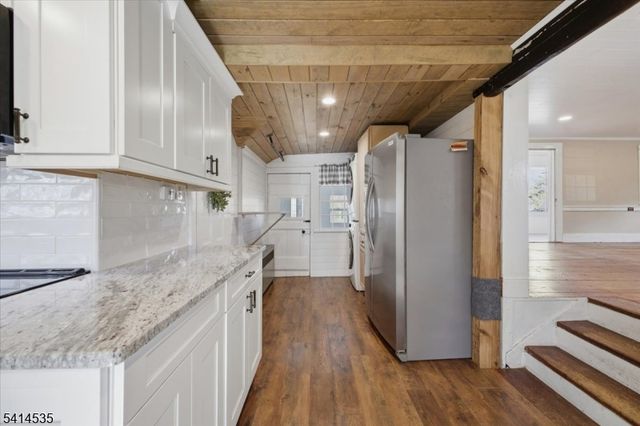 56 Hickory Corner Rd, Alexandria Twp., NJ 08848