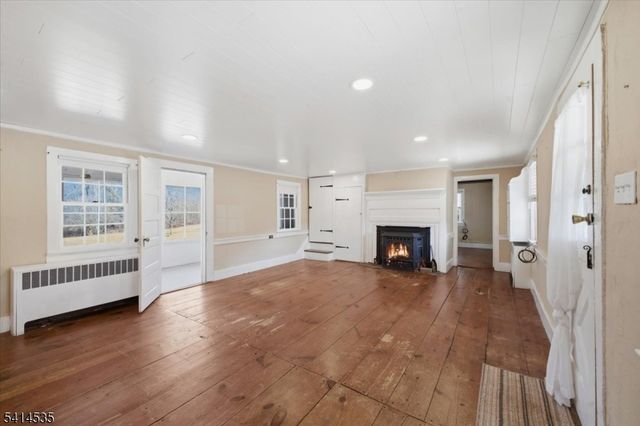 56 Hickory Corner Rd, Alexandria Twp., NJ 08848