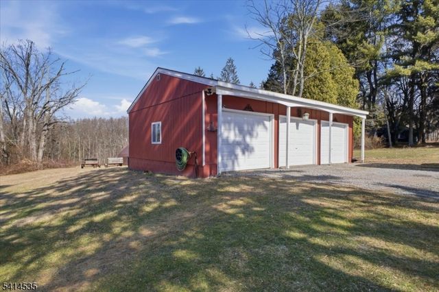 56 Hickory Corner Rd, Alexandria Twp., NJ 08848