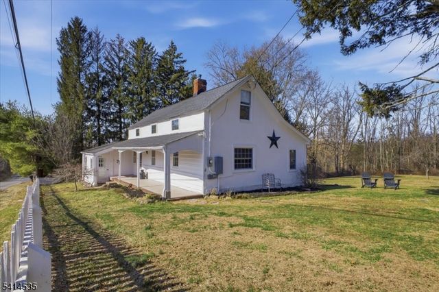 56 Hickory Corner Rd, Alexandria Twp., NJ 08848