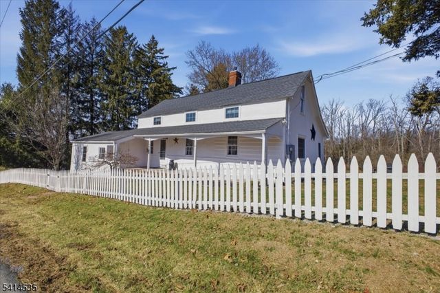 56 Hickory Corner Rd, Alexandria Twp., NJ 08848