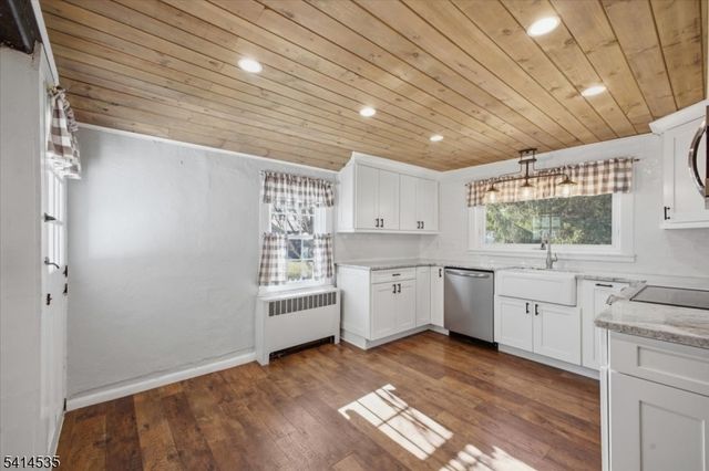 56 Hickory Corner Rd, Alexandria Twp., NJ 08848