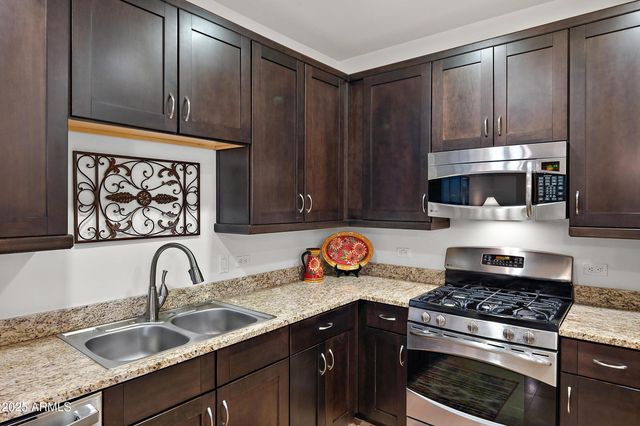 7291 N SCOTTSDALE Road 2009, Paradise Valley, AZ 85253