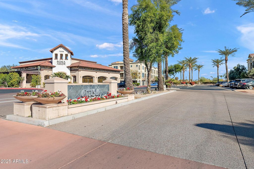 7291 N SCOTTSDALE Road 2009, Paradise Valley, AZ 85253 — photo 2