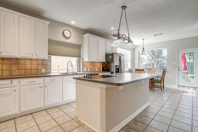 6805 Windwood Trail, Fort Worth, TX 76132