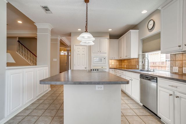 6805 Windwood Trail, Fort Worth, TX 76132