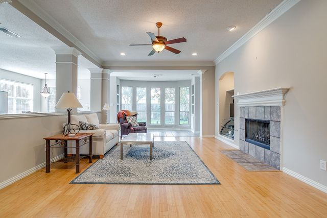 6805 Windwood Trail, Fort Worth, TX 76132