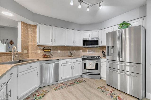 235 Dunn CIR, Hampton, VA 23666