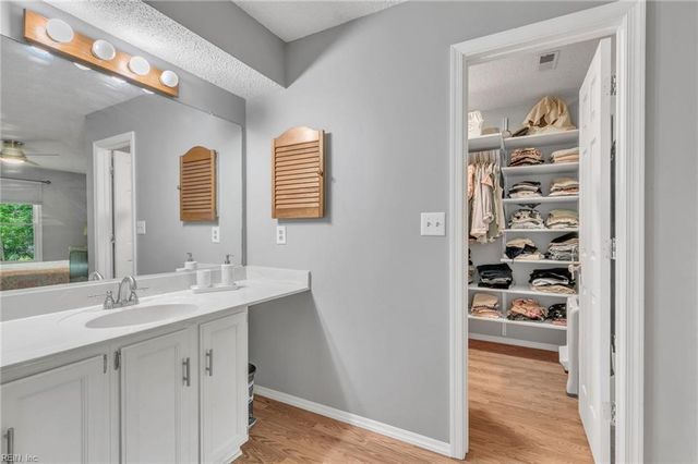 235 Dunn CIR, Hampton, VA 23666