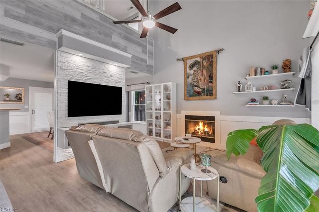 235 Dunn CIR, Hampton, VA 23666