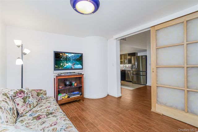 10 Bay Street Landing 1D, Staten Island, NY 10301