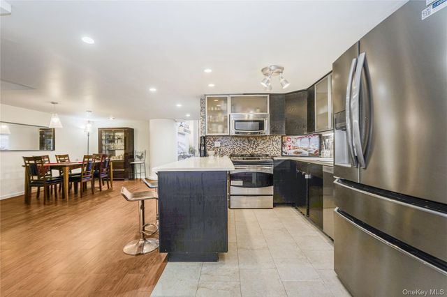 10 Bay Street Landing 1D, Staten Island, NY 10301