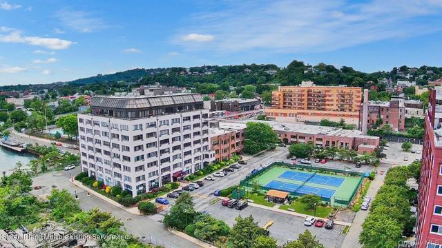 10 Bay Street Landing 1D, Staten Island, NY 10301