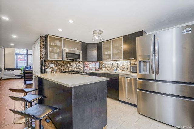 10 Bay Street Landing 1D, Staten Island, NY 10301