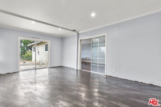 5502 S Chariton Avenue, Los Angeles, CA 90056