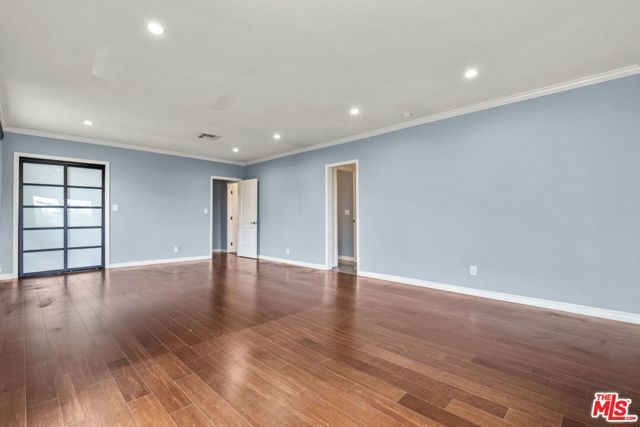 5502 S Chariton Avenue, Los Angeles, CA 90056