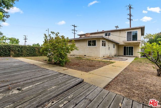 5502 S Chariton Avenue, Los Angeles, CA 90056