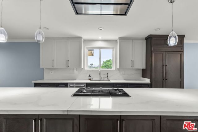 5502 S Chariton Avenue, Los Angeles, CA 90056